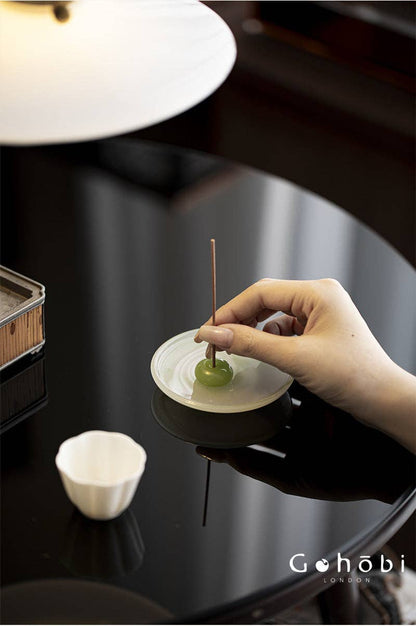 Gohobi Spring Shadow Glazed Incense Holder – Ceramic Ash Catching Incense Tray: Ink pattern incense tray (green) + Incense plug