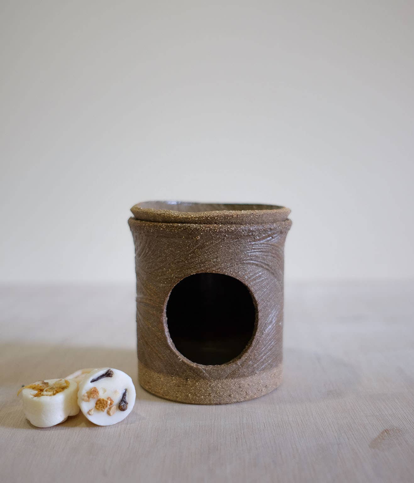 Rustic Brown Wax/Oil Burner