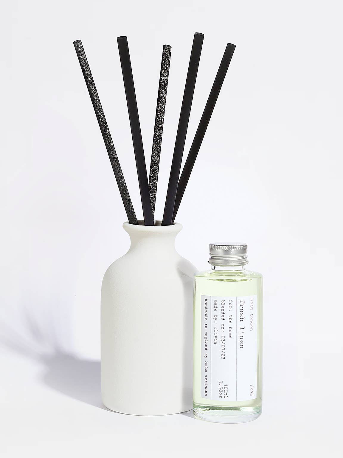 Helm London Fresh Linen Luxury Reed Diffuser at Joetie Home Fragrance. Luxury Handmade Apothecary Soy Candles